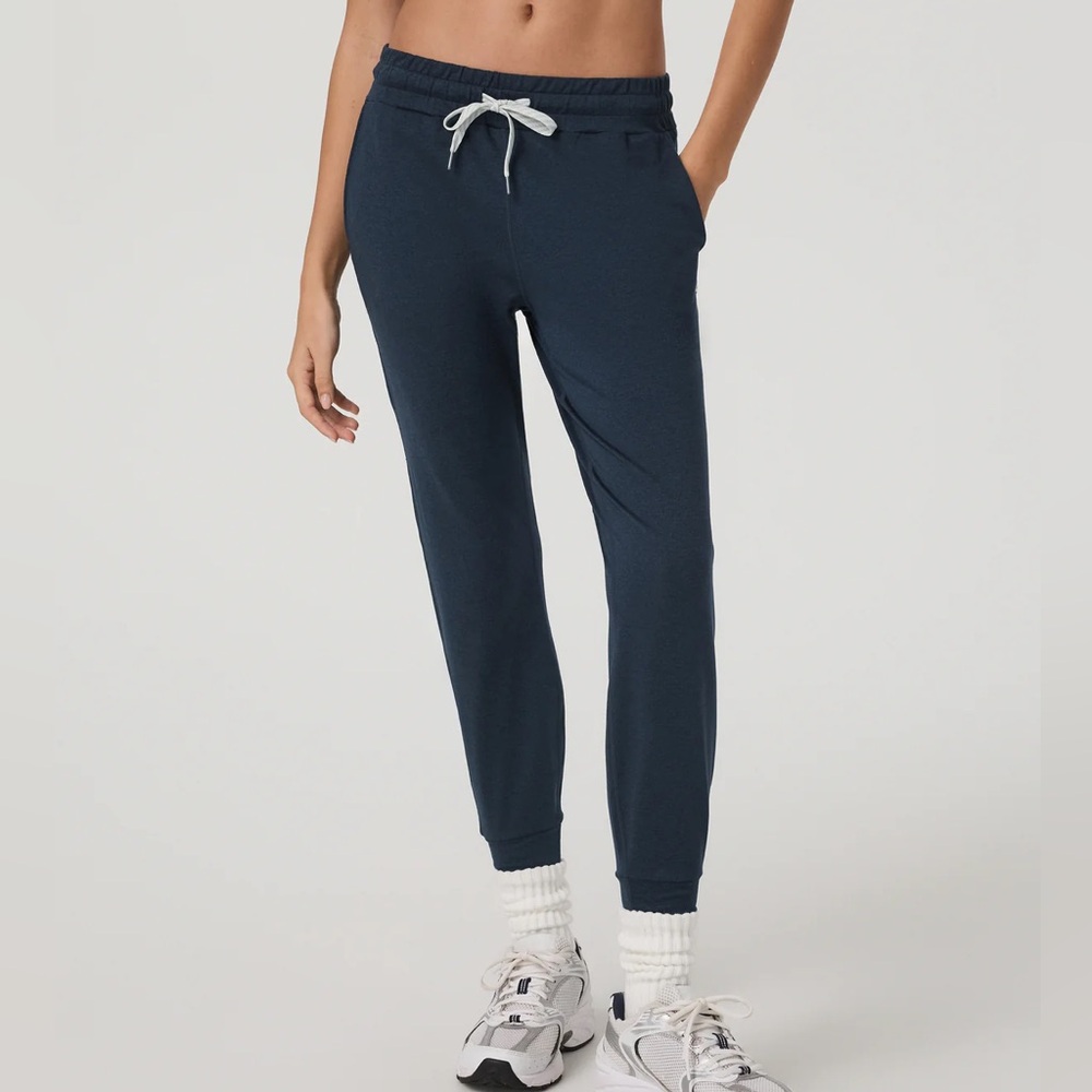 Vuori Performance Jogger NWT